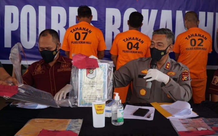 OTT Oknum Kades, Polres Rohul Sita Uang 20 Juta Hasil Pungli Pengurusan SKRT Dan SKGR
