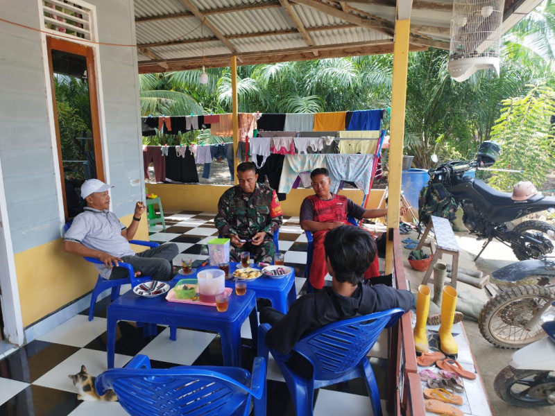 Serda Miftah Komsos dan Berbincang-bincang Dengan Masyarakat Terkait Karhutla