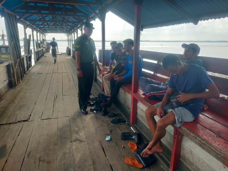 Komunikasi Sosial Koramil 06/Merbau, Sertu Ansari Ajak Warga Jaga Kerukunan