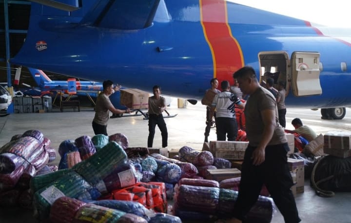 Gotong Royong untuk Saudara Kita: Polri Persilakan Masyarakat Menyalurkan Bantuan Logistik melalui Posko Pondok Cabe