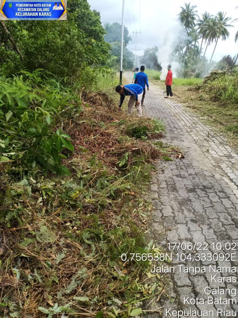 Jum'at Bersih, Seluruh Staf Kelurahan Karas Kecamatan Galang Kota Batam Antusias Lakukan GORO Bersama