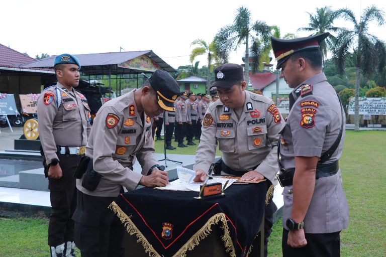 Kapolres Kampar Pimpin Sertijab Kasat Reskrim, Kasat Lantas, Kapolsek Siak Hulu dan Kapolsek Tambang