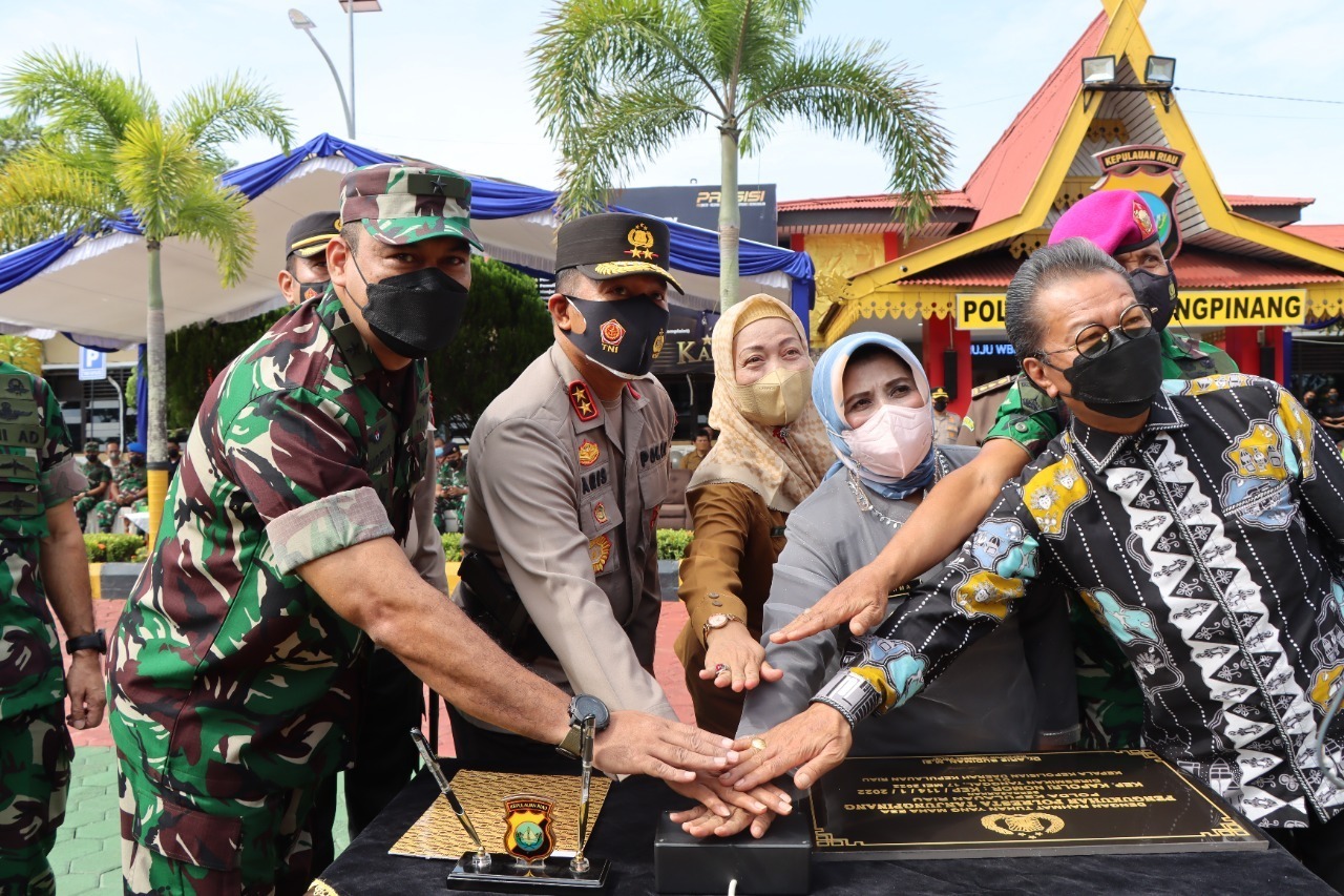 PENGUKUHAN PENINGKATAN TIPELOGI POLRES TANJUNGPINANG MENJADI POLRESTA TANJUNGPINANG