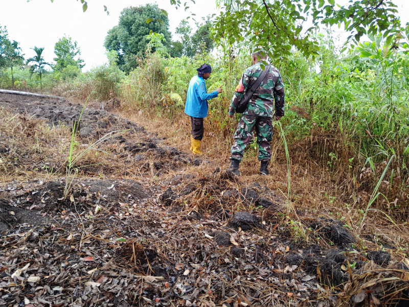 Dengan Penuh Semangat, Serda Priyo Sudarmo Ajak Peran Aktif Masyarakat Memantau Lingkungannya