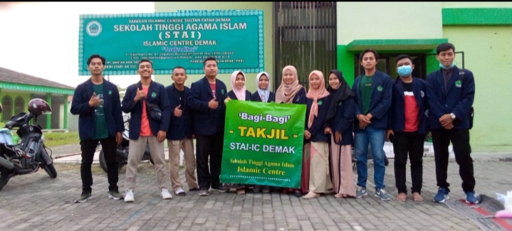 BEM STAI-IC Demak Gelar Kegiatan Bagi- Bagi Takjil Gratis Kepada Masyarakat 