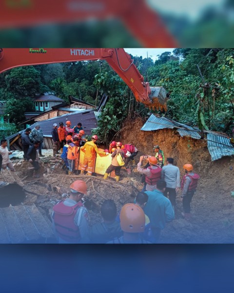 Di Tengah Medan Sulit, Tim SAR Brimob Evakuasi Korban Longsor Sembahe