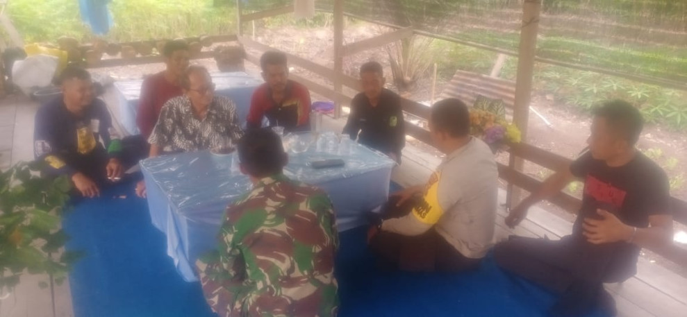 Babinsa Koramil 06/Merbau Sosialisasikan Pentingnya Pancasila di Kampung Pancasila