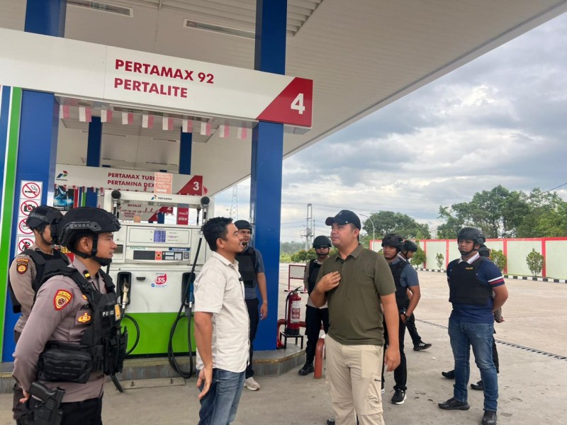Tim Raga Polres Rohul Perketat Pengamanan SPBU di Tengah Kelangkaan BBM
