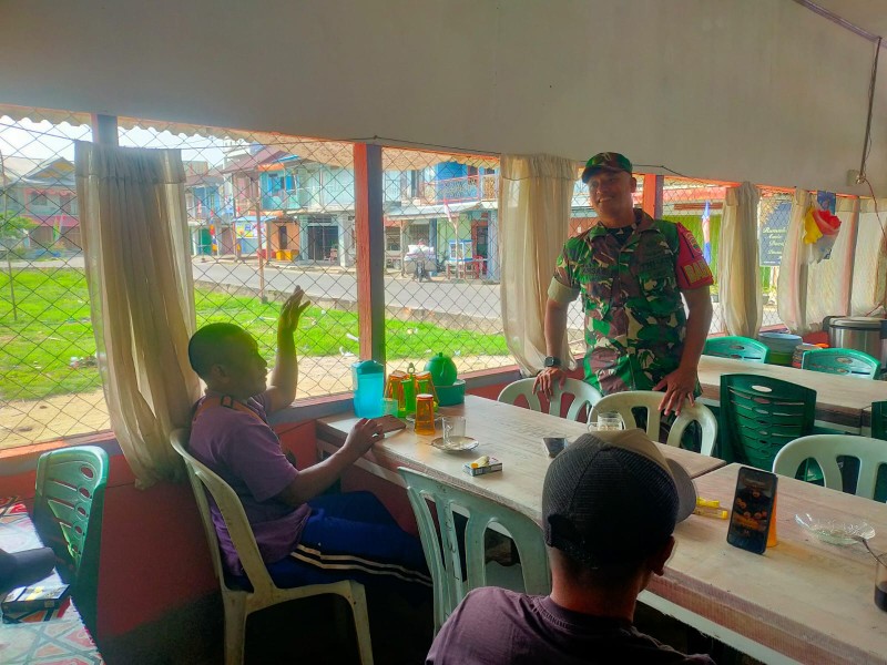 Babinsa Ingatkan Warga Kampung Pancasila untuk Saling Menghargai dan Toleransi