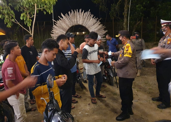 Kapolres Dan Wakapolres Pimpin Ops Yustisi Pencegahan Covid 19 Di Dua Kecamatan