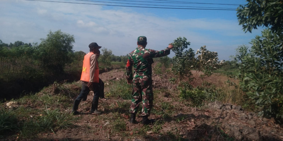 Pertemuan Serka Supriadi Dengan Masyarakat Untuk Mensosialisasikan Pencegahan Karhutla