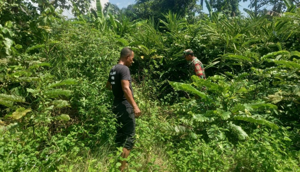 Babinsa Bersama Warga Wujudkan Lingkungan Bebas Karhutla