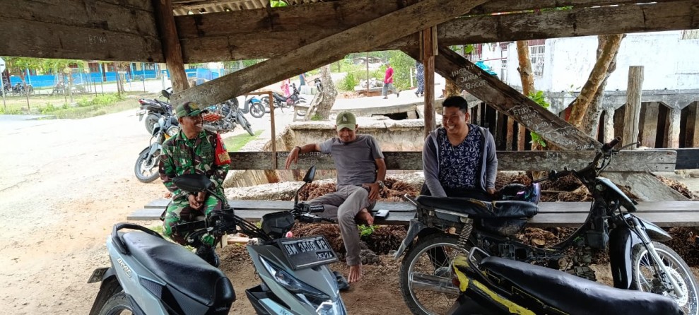 Pererat Hubungan TNI dan Rakyat, Serda Syahrul Gelar Komsos Bersama Warga Kampung Pancasila