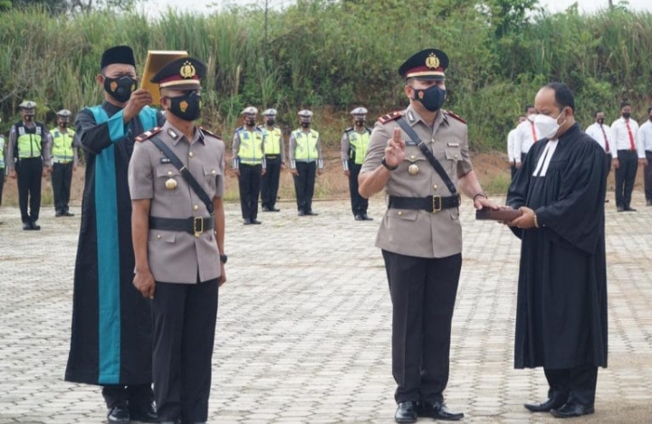 Sertijab Dua Kapolsek, Kapolres Rohul Ingatkan Bahwa Kejahatan Tak Pernah Libur Dan Virus Tak Pernah Tidur