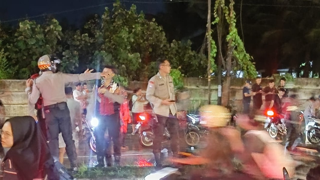 Polisi Hadir untuk Masyarakat: Ditsamapta Polda Sumut Turun Langsung Bantu Warga Hadapi Banjir
